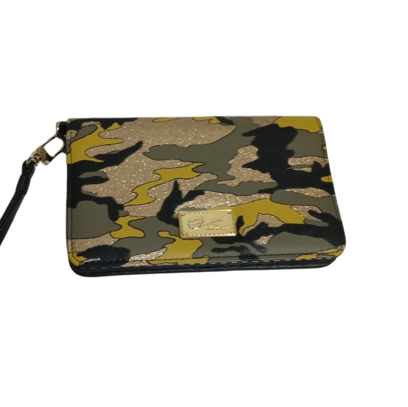 Betsey Johnson Handbags - Betsey Johnson camo glitter wristlet wallet NWOT